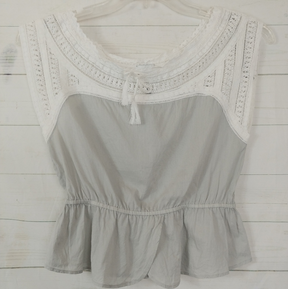 HD in Paris Dove's Wing Peplum Blouse 00